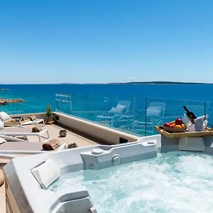 villa-natura-luxury-apartments.hotelinzadar.com/